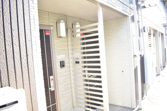 ドマーニ木田 102 玄関