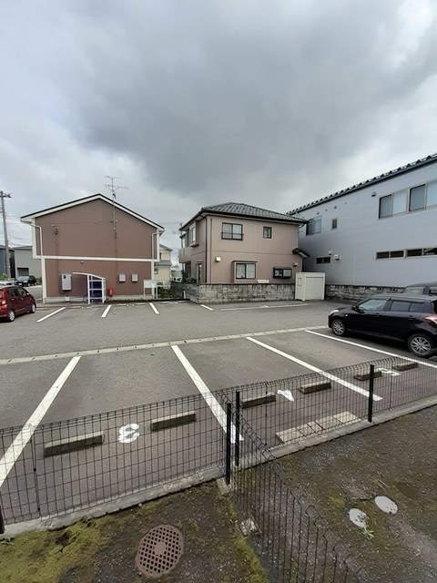 ラフィネ　Ａ 101 駐車場