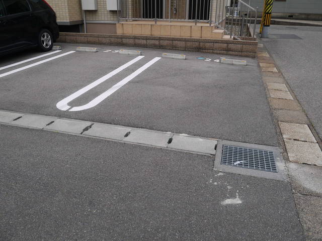 サンロイヤル　A 103 駐車場