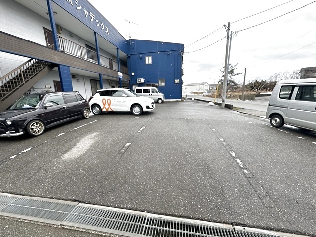 シャデックス 205 駐車場