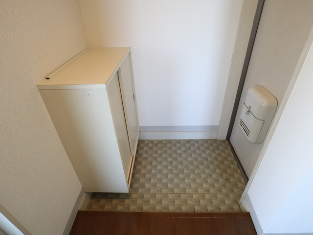 新栄ハイツＪ棟 205 玄関