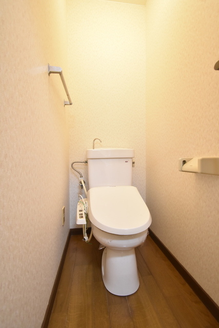 クリスタル女池　B 102 トイレ
