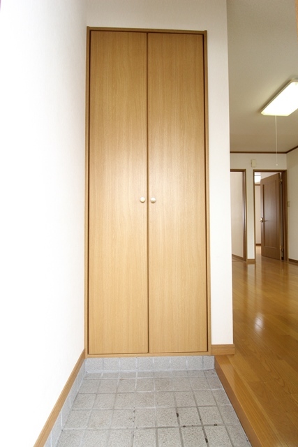 ハイツアイビス　Ⅱ 202 玄関