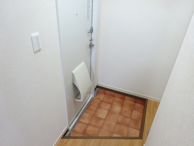 グランディールこばり 103 玄関
