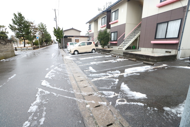 ぐりんべーるＳＡＫＵＲＡ　B 101 駐車場