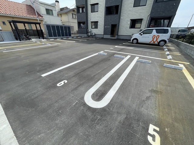 小針ガーデンプレイス 301 駐車場