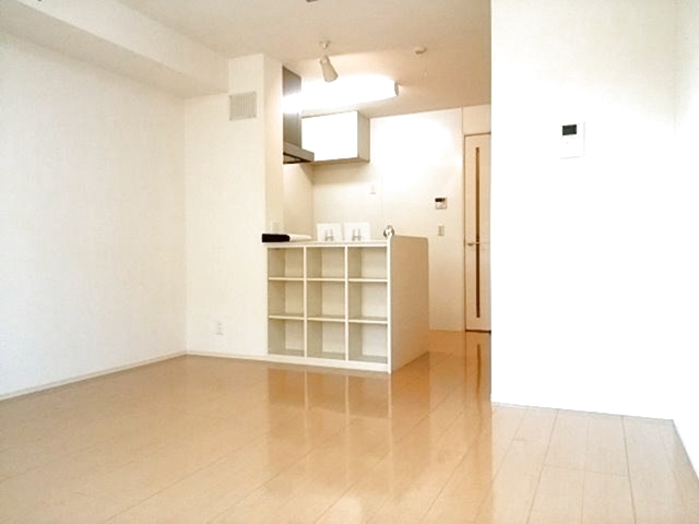 ＷＨＩＴＥ　ＲＯＯＭ曙 203 リビング