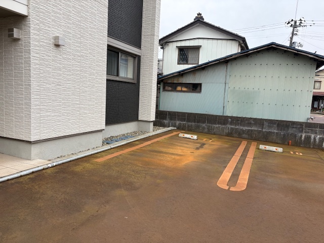 シェノン川崎 102 駐車場
