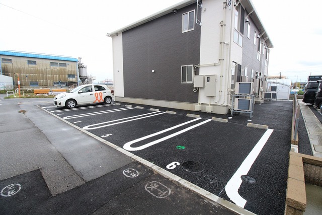 グロワールⅡ 203 駐車場