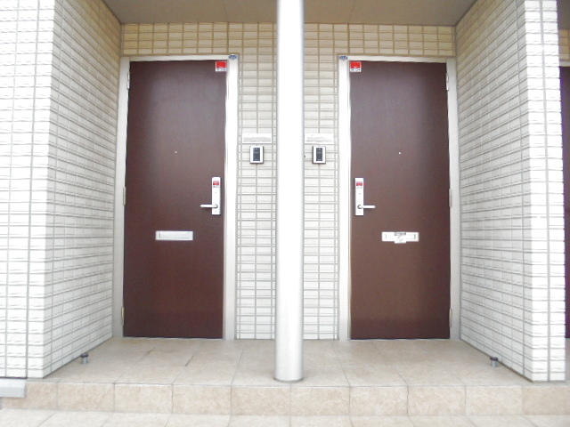 ボナール新館 106 玄関