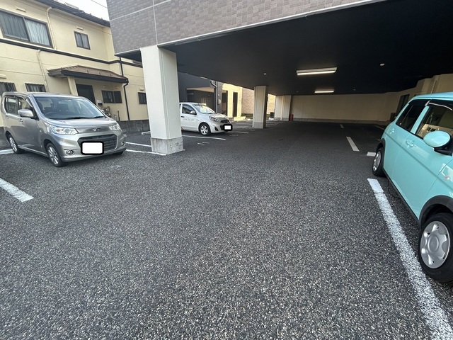 アーバンハイツ 306 駐車場