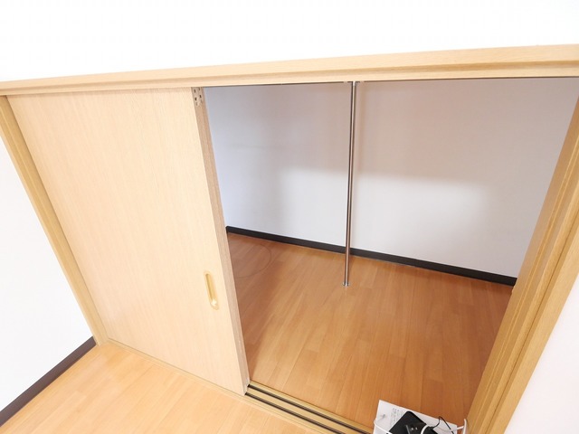 メゾンシャローム 206 収納