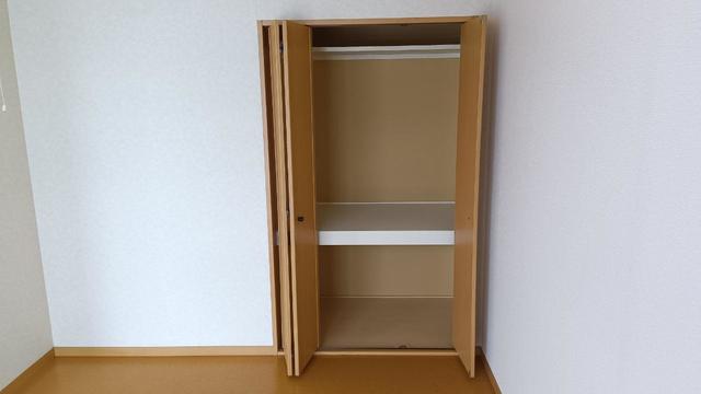 ウエストタウン B102 収納