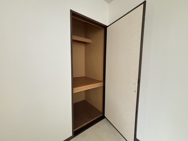 グランイルつくし野 101 収納