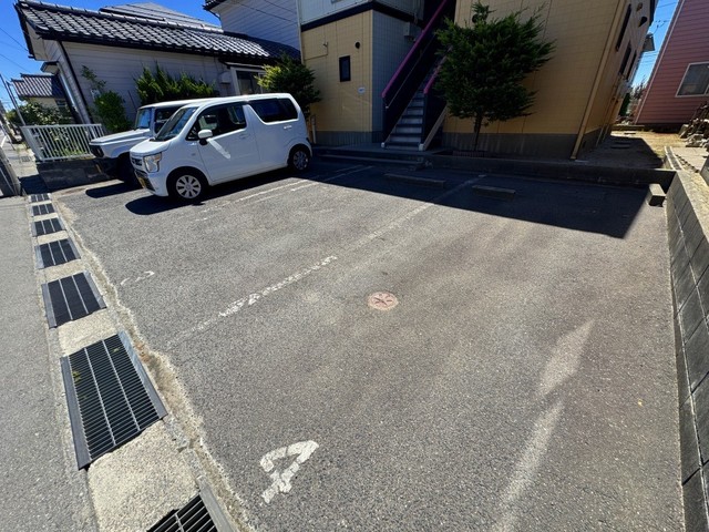レストフル 101 駐車場