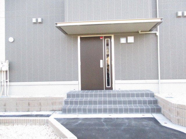 左近ラ・ランド 107 玄関