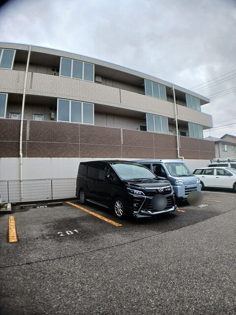 エクシード 203 駐車場
