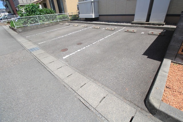 エスペーロ 105 駐車場