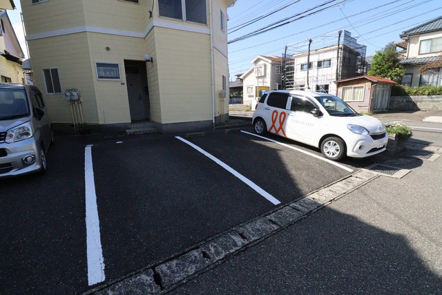 サンステージ小針 A 駐車場