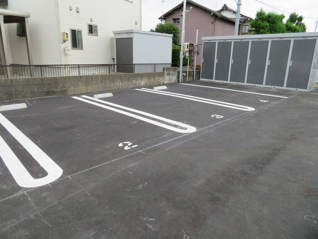 ムーン・エノテーク 101 駐車場