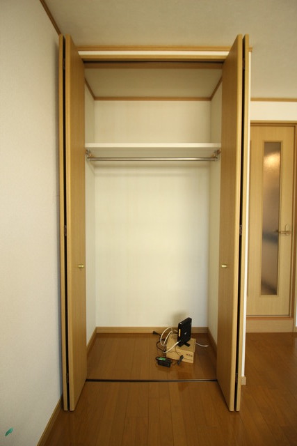 レジデンス米山 305 収納