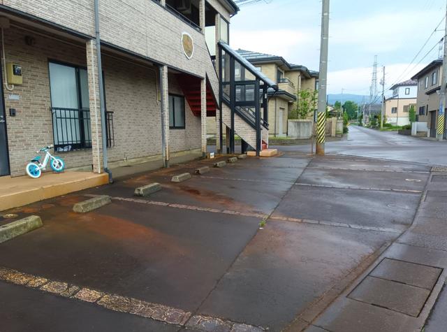 リブラ C 駐車場