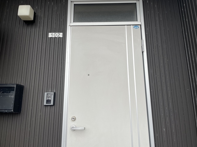 ローズグレイス 102 玄関