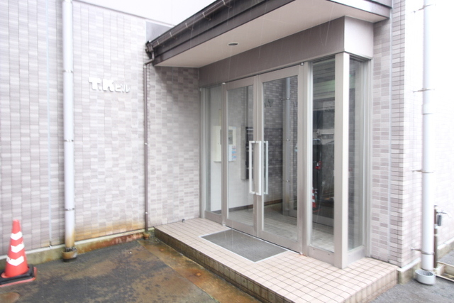 T.Kビル 202 玄関
