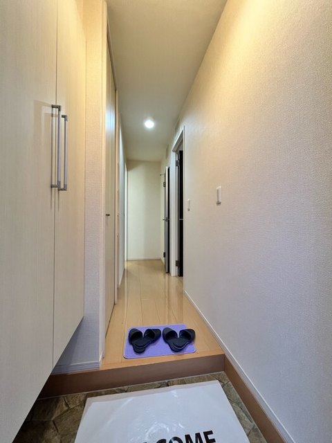 クリプトン　B 102 玄関