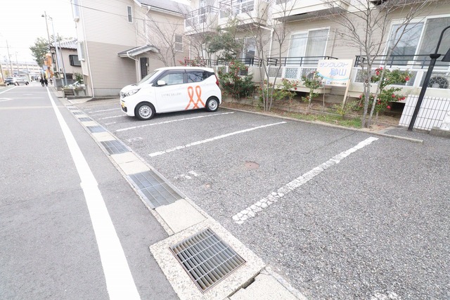 サンクレスト砂山 204 駐車場