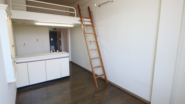 ノースシティ長者町 205 リビング