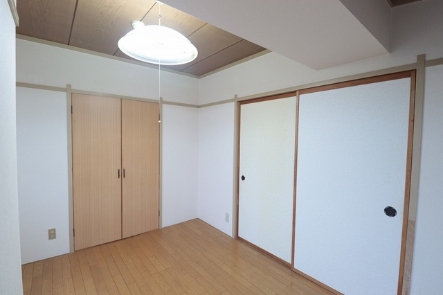 コーポ寄附町 401 リビング