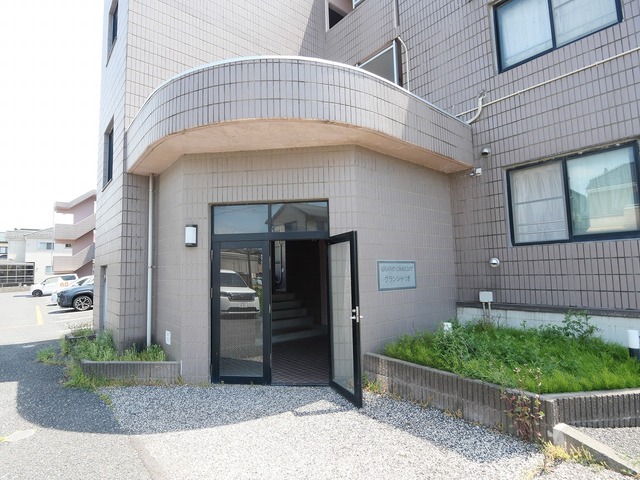 グランシャリオ 206 玄関
