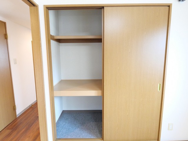 グランシャリオ 208 収納