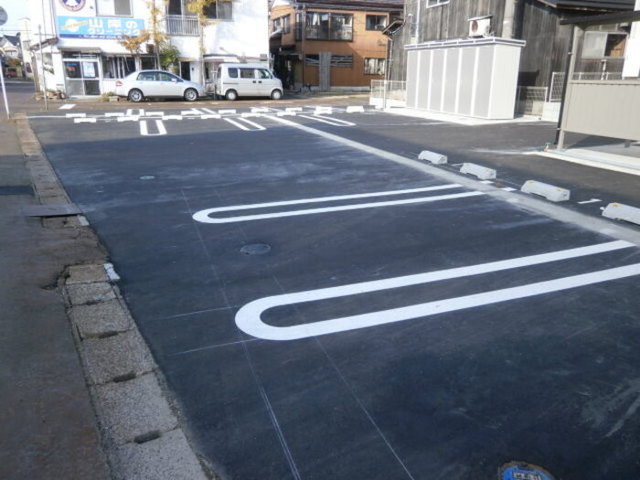 ウィットＡＲ 203 駐車場