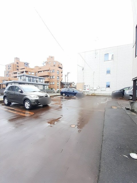 ロワジール 201 駐車場
