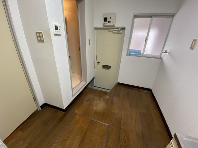 フィールド 103 玄関