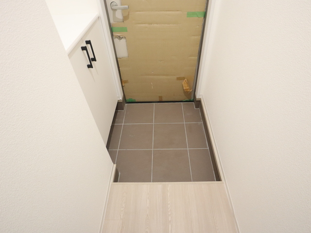 Common富塚町 205 玄関