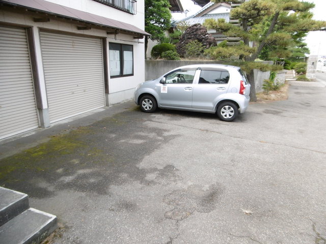 オートモービル 1 駐車場