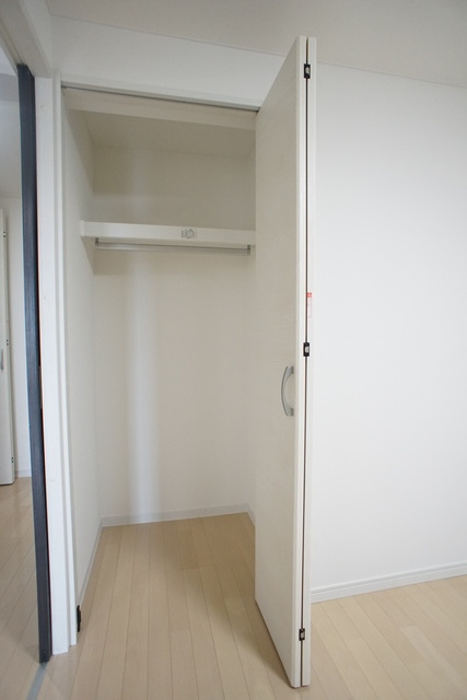 ＲＥＳＩＤＥＮＣＥ ＨＩＬＬ ＥＡＳＴ 新光 402 収納