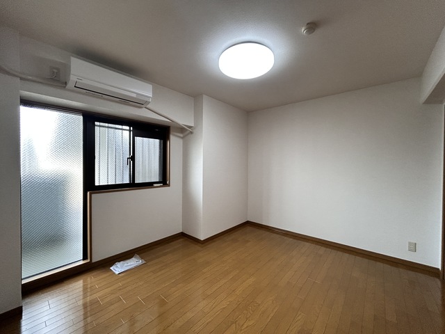 ダイアパレス水道町通り 303 リビング