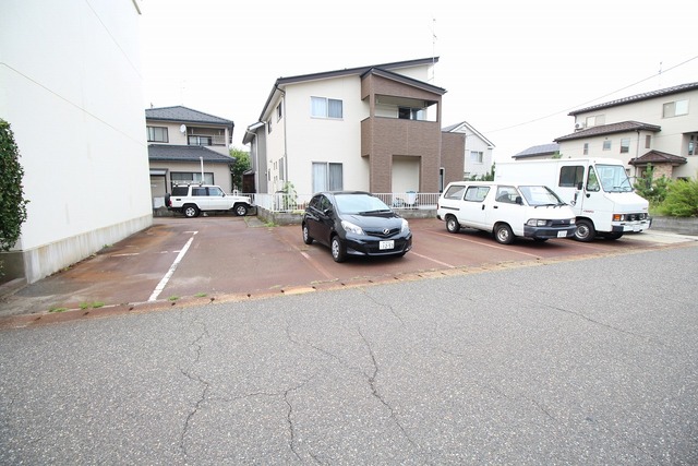 エクセルいうら 304 駐車場