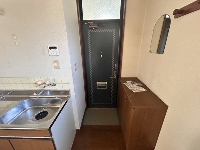 スモールフォーリスト 205 玄関
