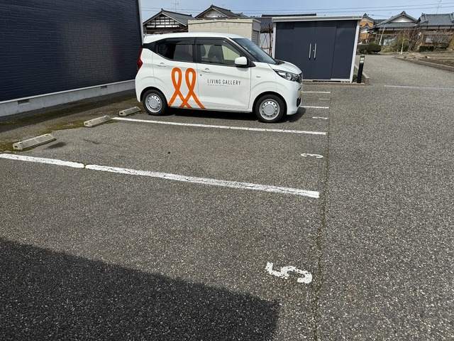 アイ・ハピネス 203 駐車場