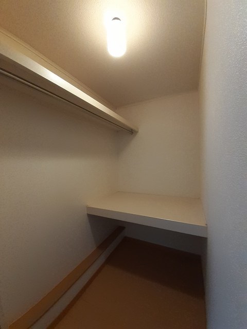 ボニート石井Ｂ 102 収納
