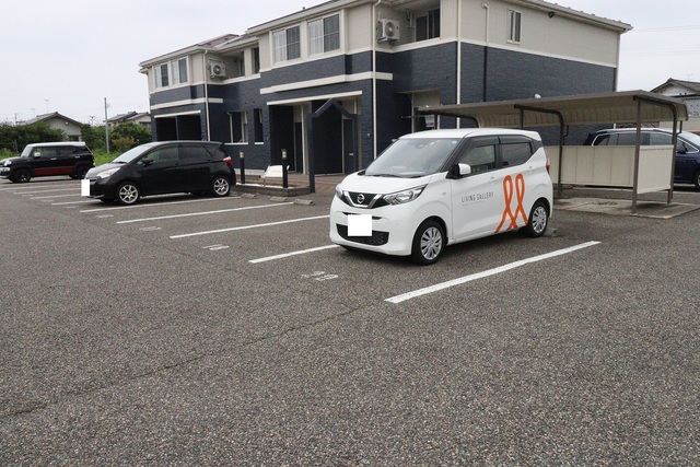 アイ・ハピネス 203 駐車場
