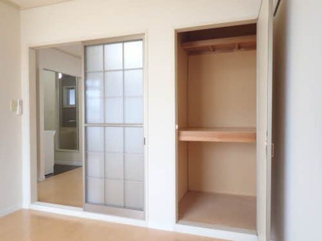 ハウス山伸　A 202 収納
