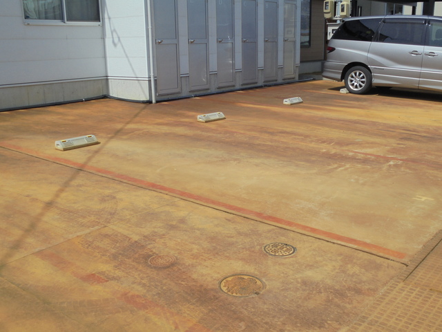 ＬＵＮＡ　ＣＯＵＲＴ E 駐車場