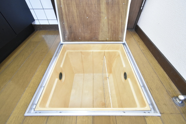 クリスタル女池　B 105 収納