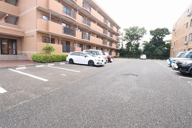 ピュアライフ坂井Ⅱ 302 駐車場